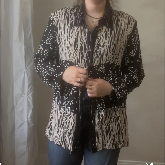 Vintage 80s black and white graphic print blouse size medium - Picture 3 of 7